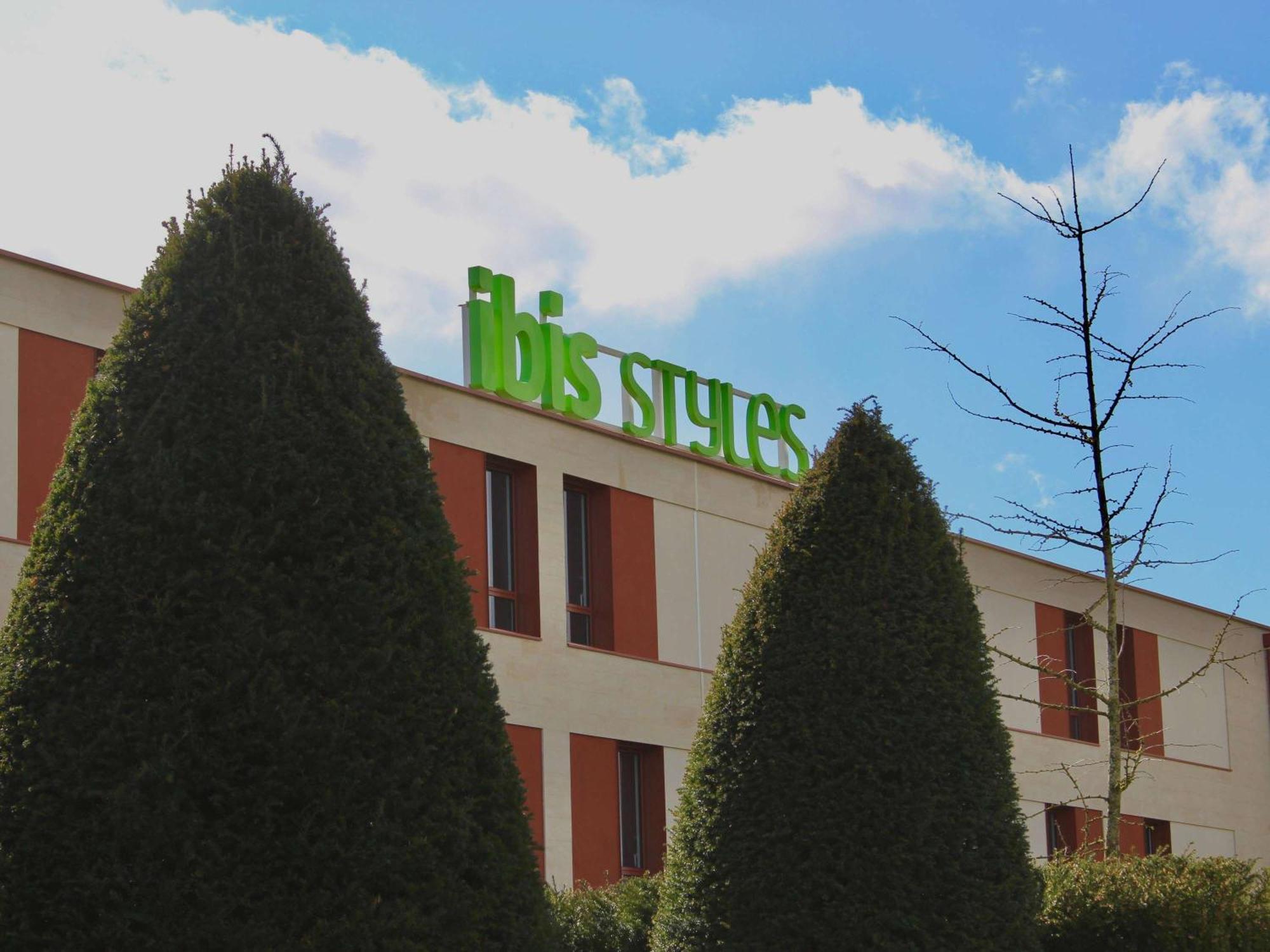 Hotel Ibis Styles Dijon Sud Domaine De Beauregard 21600 Longvic Exteriér fotografie